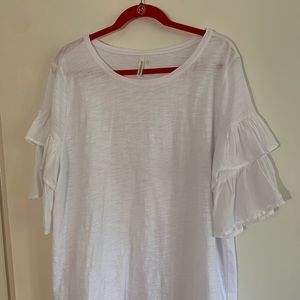 white ruffled sleeve top